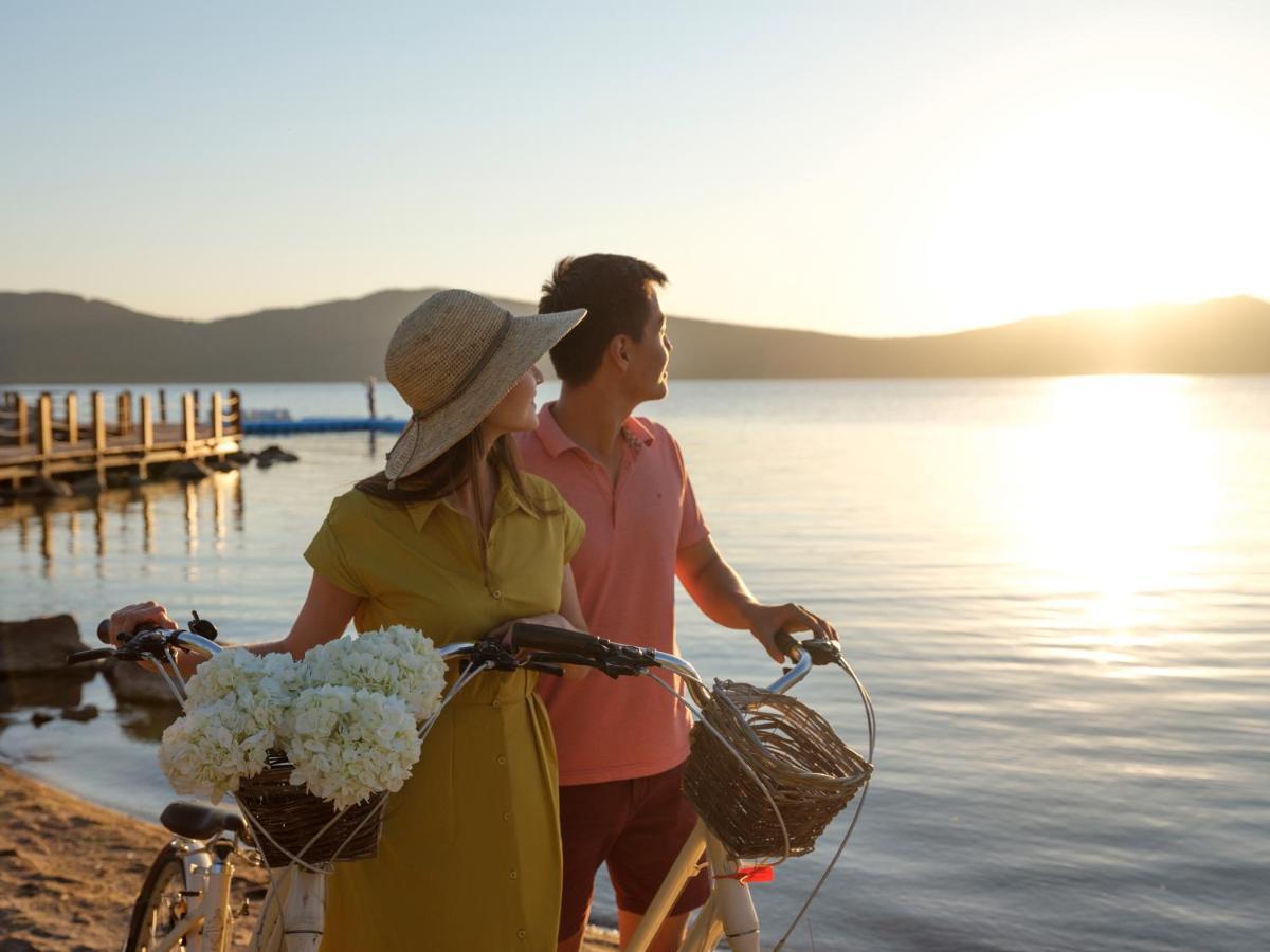 Rixos Borovoe Hotel Shchūchīnsk Екстериор снимка A couple on the shores of Lake Tahoe