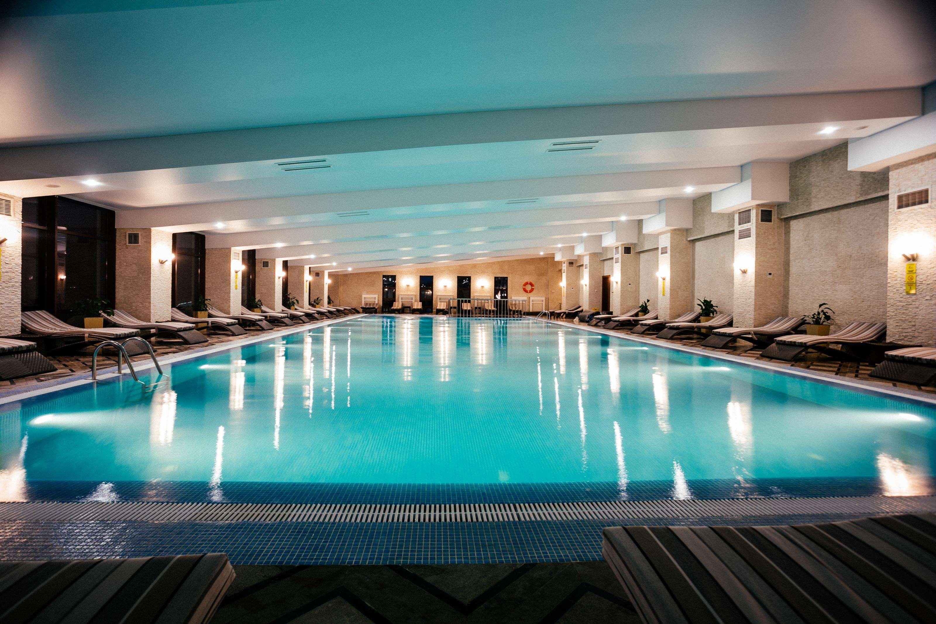 Rixos Borovoe Hotel Shchūchīnsk Екстериор снимка The pool at the Radisson Blu Hotel, Bucharest
