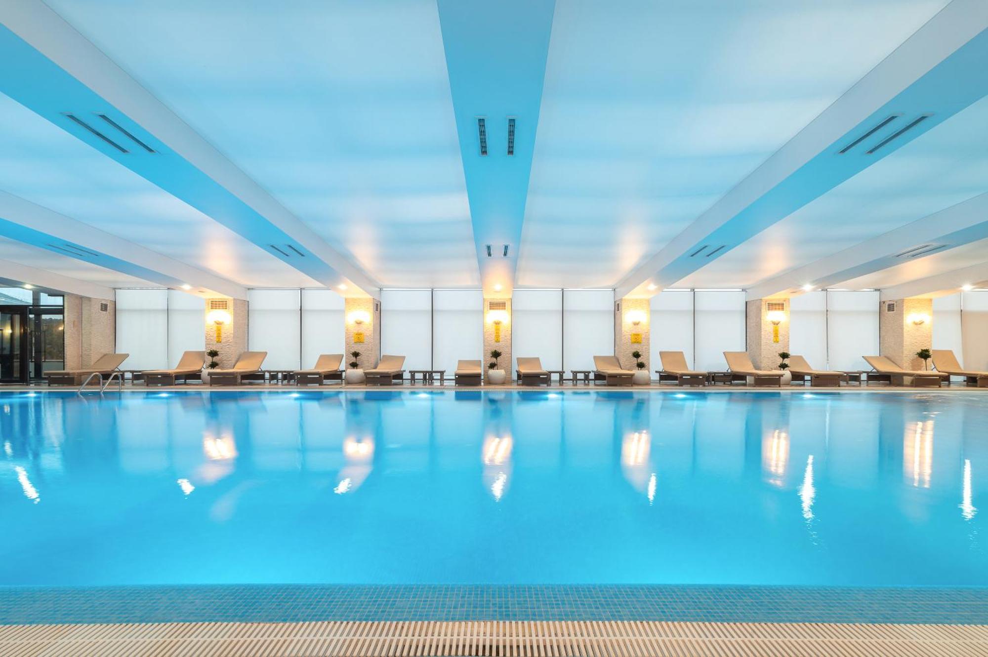 Rixos Borovoe Hotel Shchūchīnsk Екстериор снимка The pool at the hotel